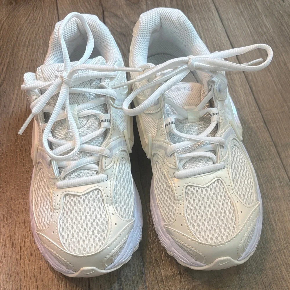 Women’s Nike V5 RNR